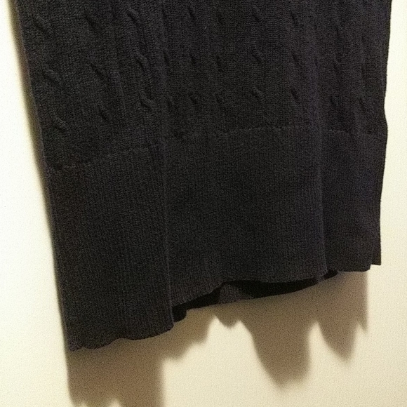 Tommy Hilfiger. Women's Navy Blue V Neck Sweater - Picture 2 of 3